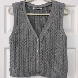 Abercrombie & Fitch Gray V-Neck Sweater Vest